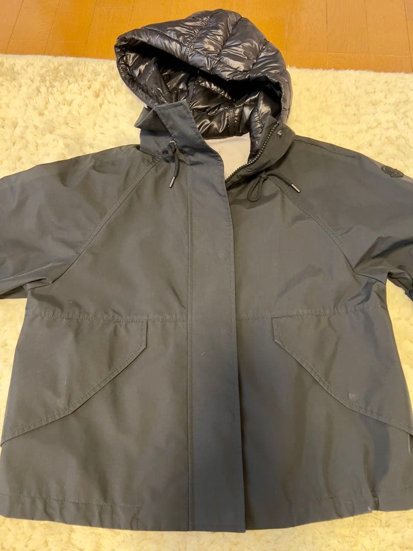 Monclerレインコート フード付き