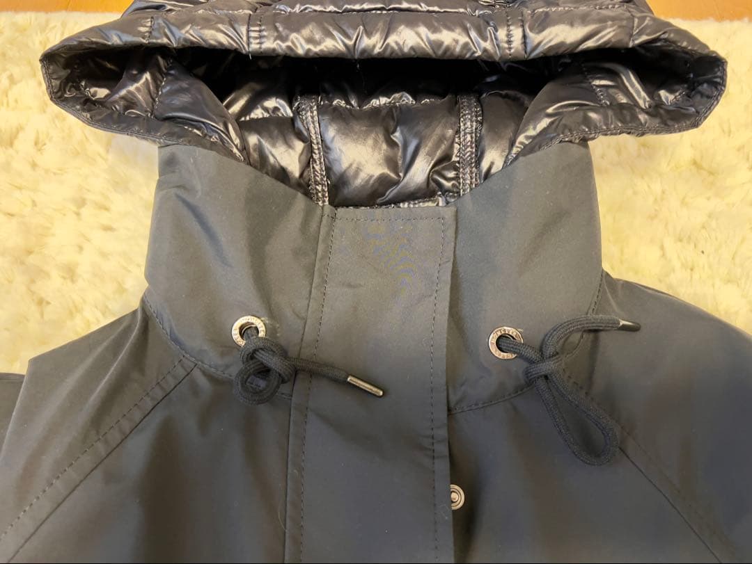 Monclerレインコート フード付き