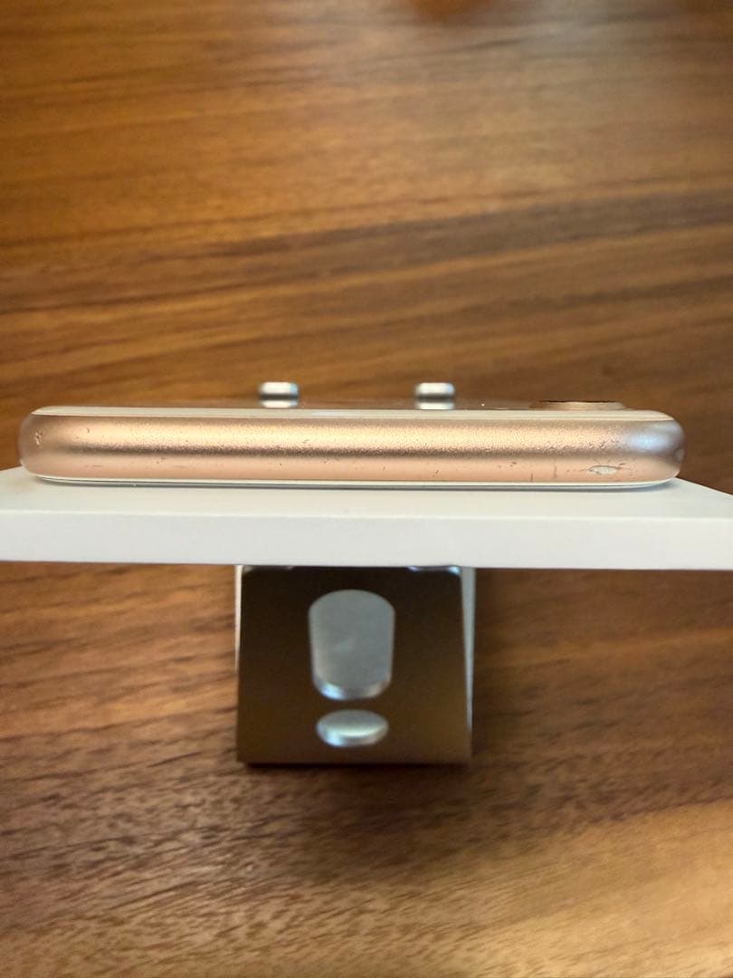 Apple iPhone 8 ゴールド　バッテリー100%