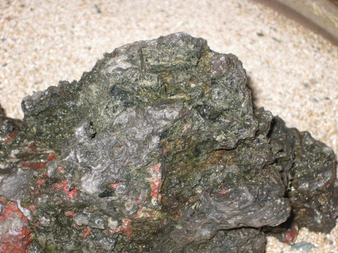 稲*曽様 水石　産地不詳　11cm x 23 x 11cm