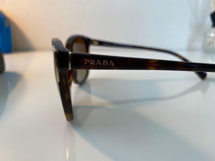 PRADA レディースサングラス