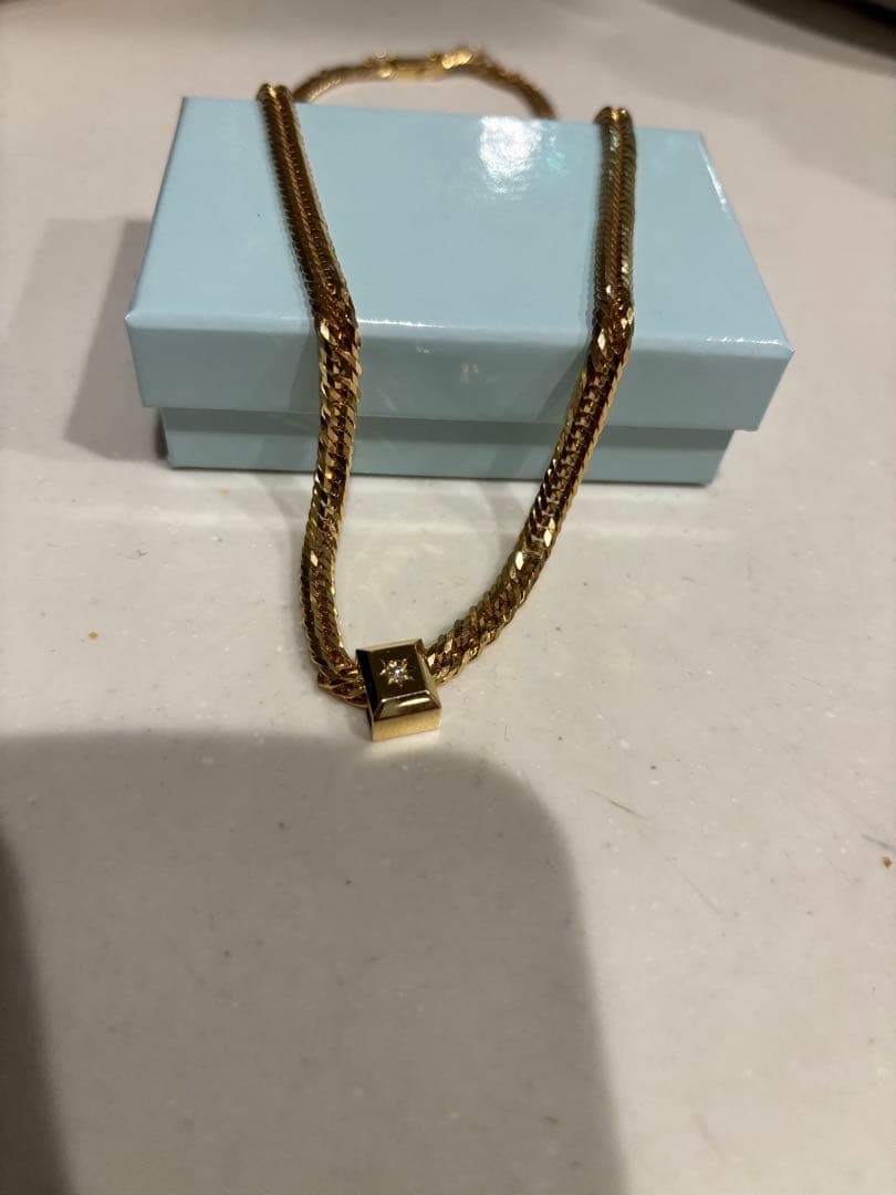 18金ペンダントトップボックス付き