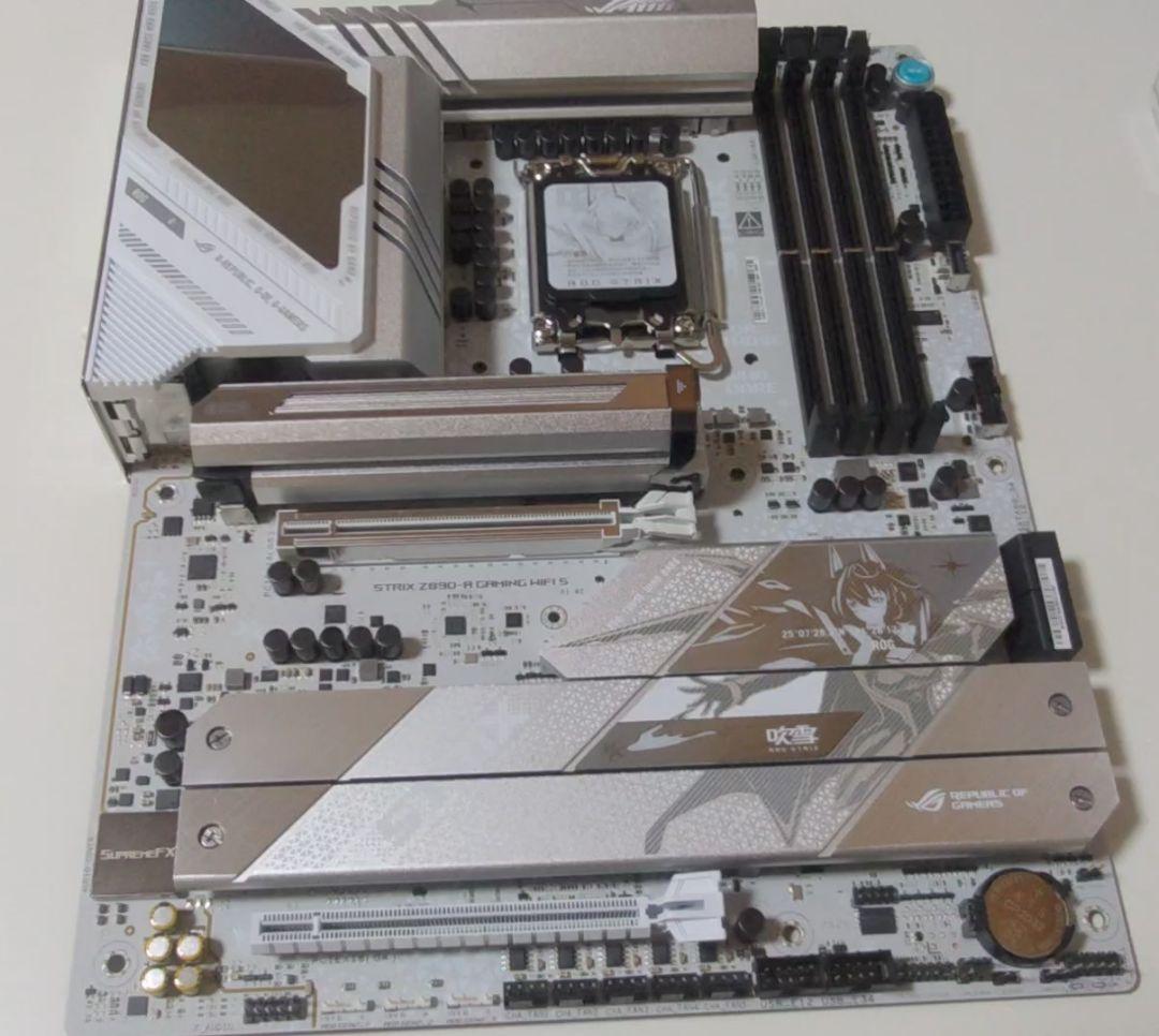 ASUS ROG Z890-A GAMING WiFi S 吹雪