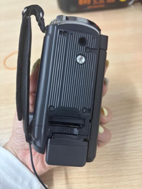 【通電確認済】Panasonic パナソニック HC-V700M　ビデオカメラ