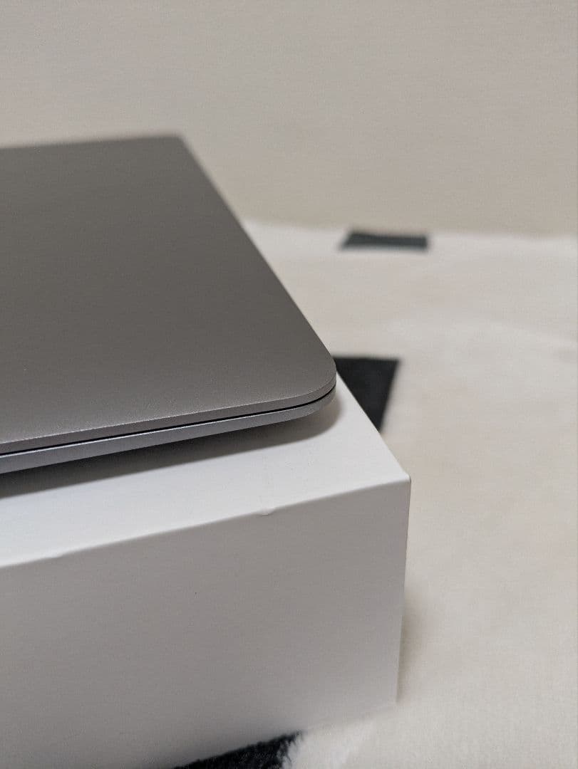 ほぼ新品 MacBook Air 2020