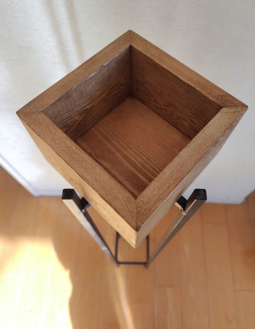 プランタースタンド