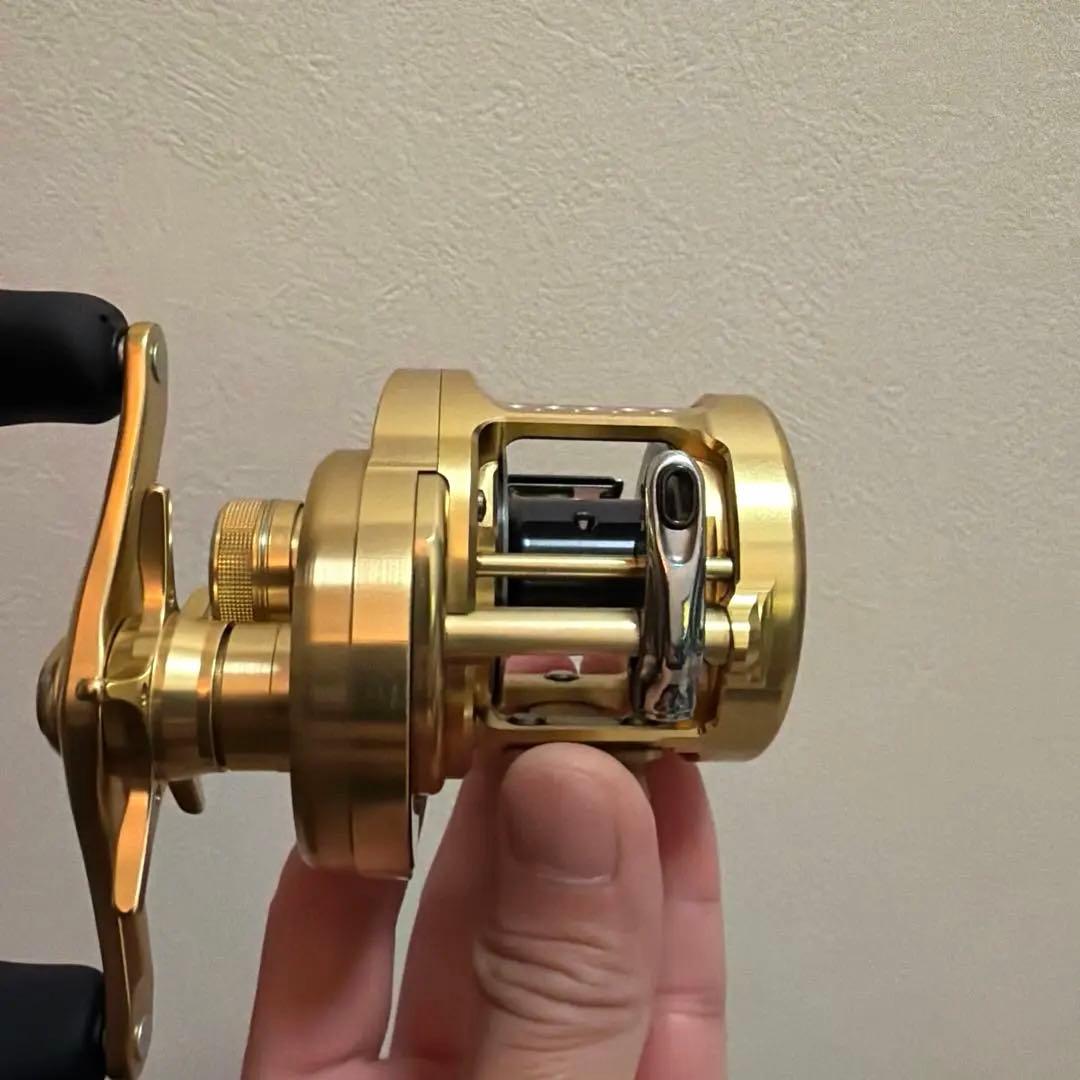 シマノ 14カルカッタコンクエスト200 右巻き