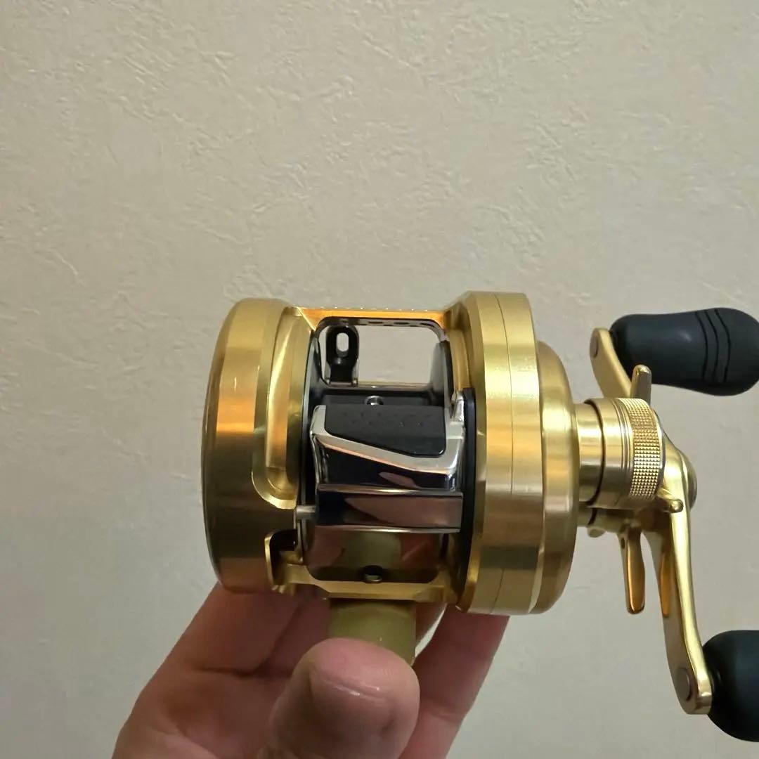 シマノ 14カルカッタコンクエスト200 右巻き