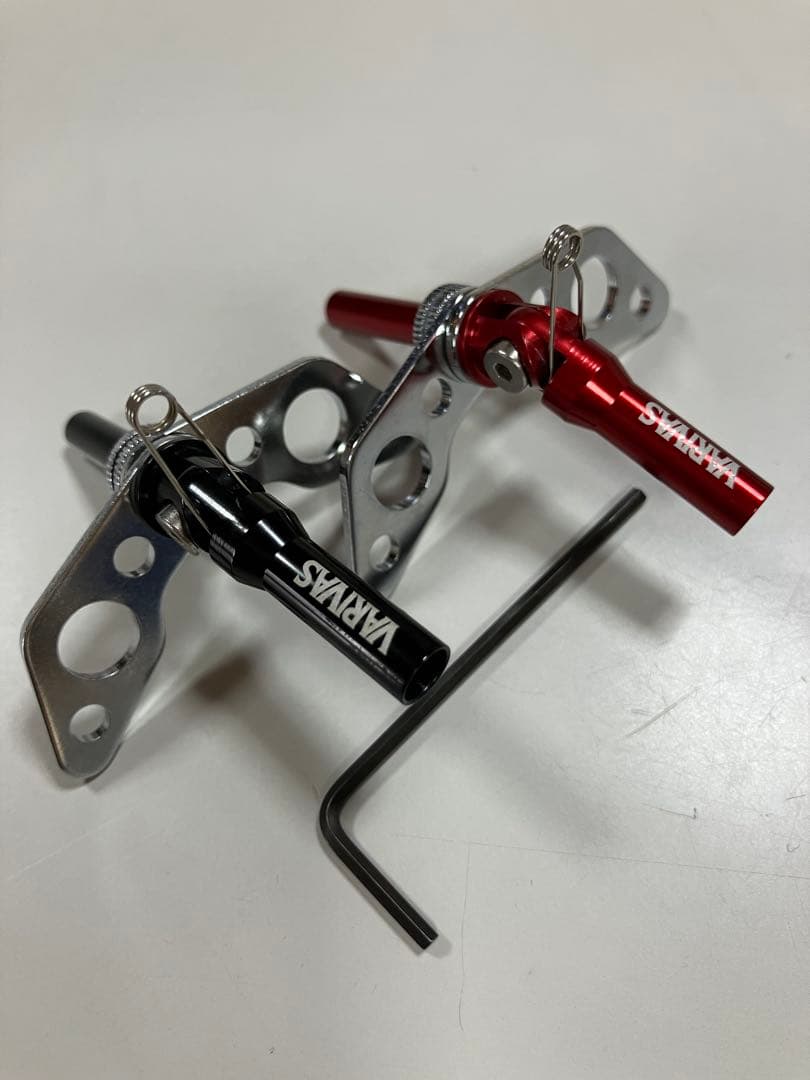 美品　ワカサギ電動リール　VARIVAS 可変ソケット　ブラック.レッド　2本