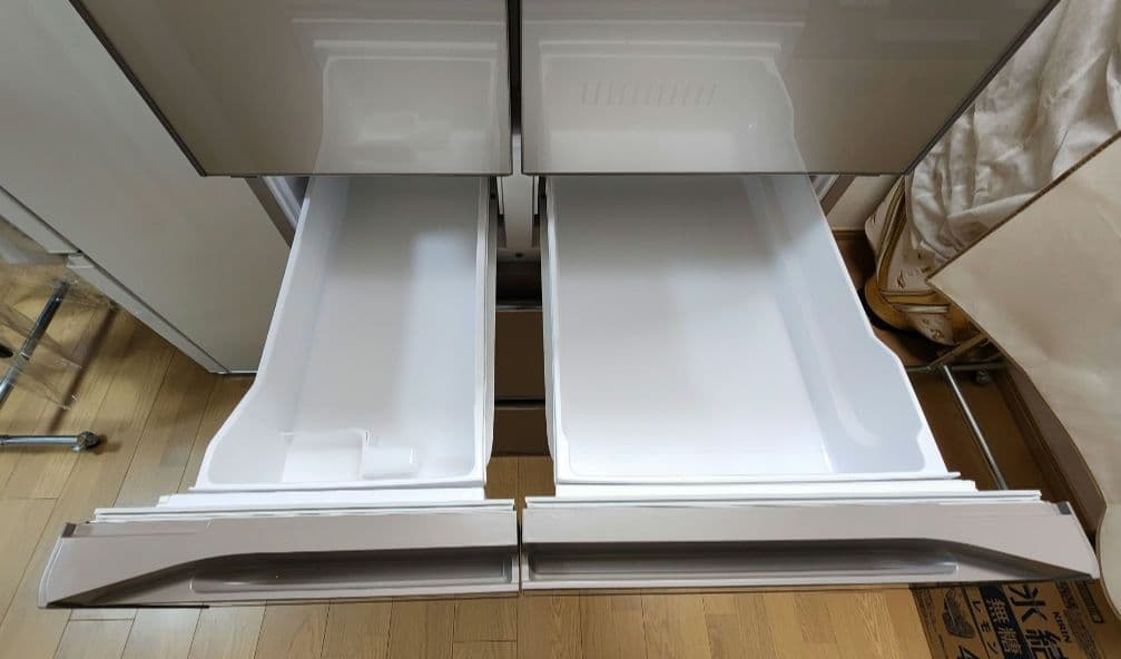 HITACHI 冷蔵庫 プレーンシャンパン 602L