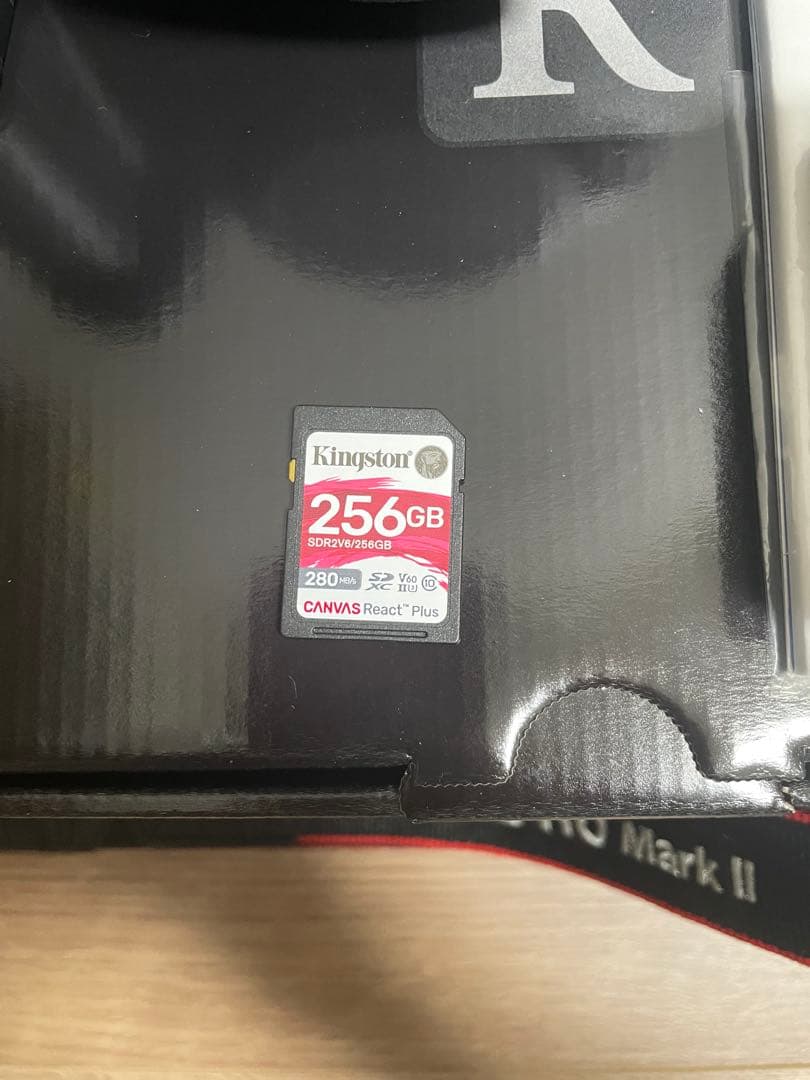 Canon EOS R6 Mark II 本体と付属品
