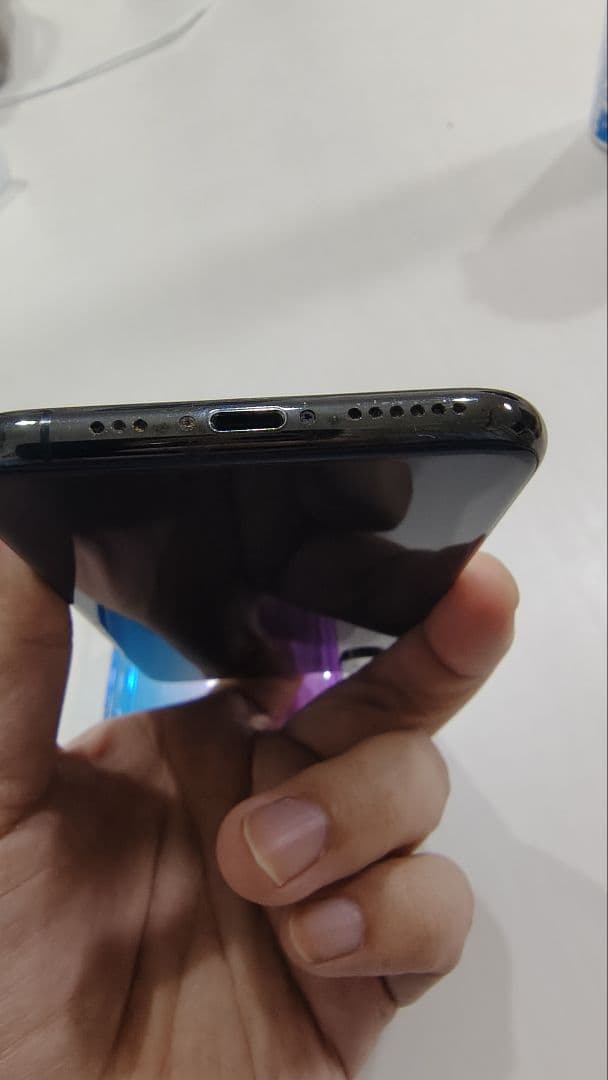 Apple iPhone XS スペースグレー ケース付き