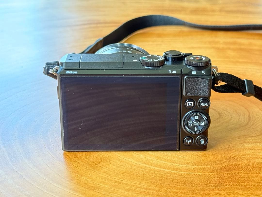 【みい】Nikon 1 J5 ダブルレンズキット