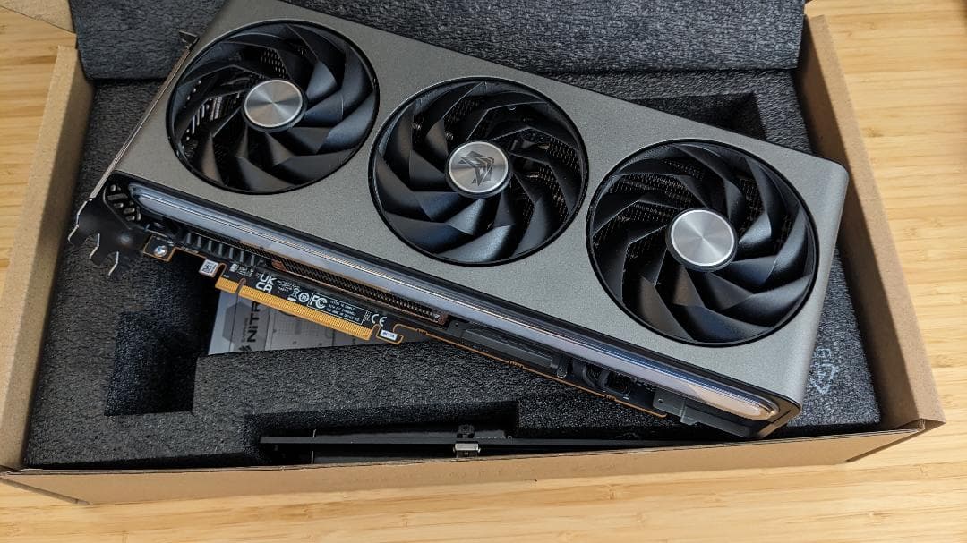 サファイア NITRO+ Radeon RX 7900 XTX 24GB