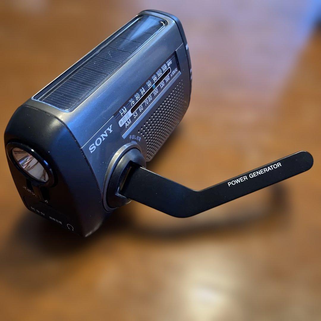 SONY 防災ラジオ ライト⭐️ソーラー&手回し&電池