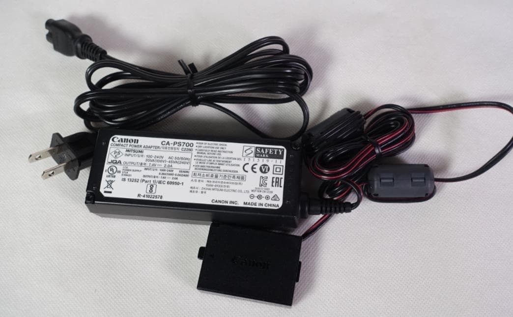 Canon EOS KISS X80 デジタル一眼レフカメラ ジャンク品