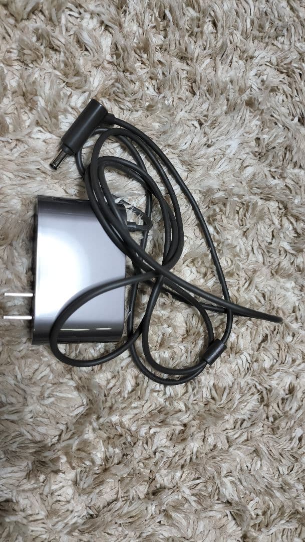 【ほぼ未使用】Dyson V8 Slim Fluffy