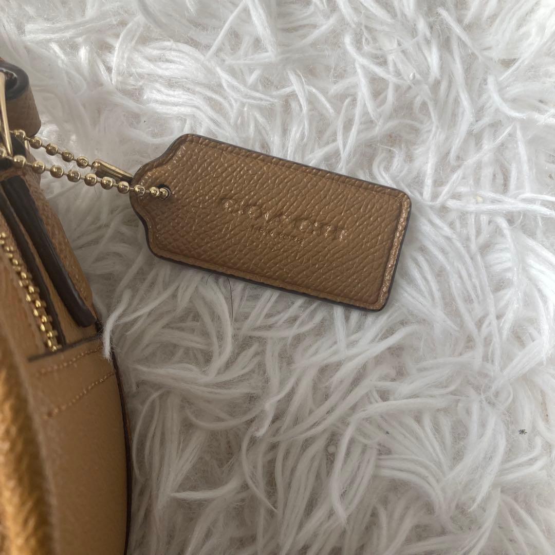 未使用級　現行　コーチ　ショルダーバッグ　キャンティーン　クロスボディ　レザー