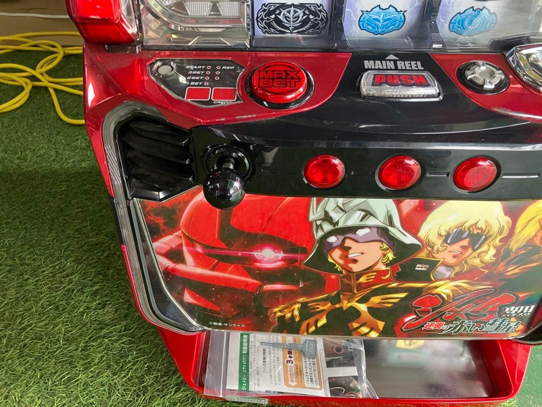 まー　　スロット　ガンダム　シャア専用パチスロ　逆襲の赤い彗星　　実機