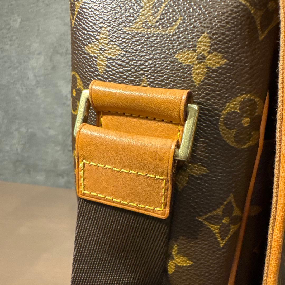 LOUIS VUITTON ルイヴィトン モノグラム アベス ショルダーバッグ