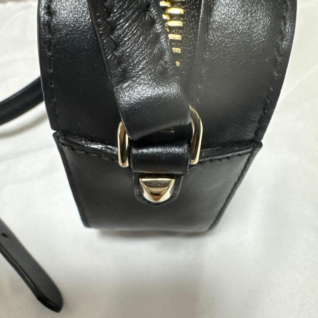 美品　ジミーチュウ　ショルダーバッグ　ゴールドロゴ　レザー　カメラバッグ