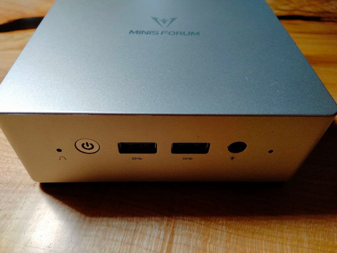 ミニPC Minisforum UN100