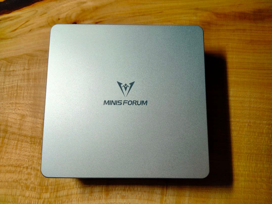 ミニPC Minisforum UN100