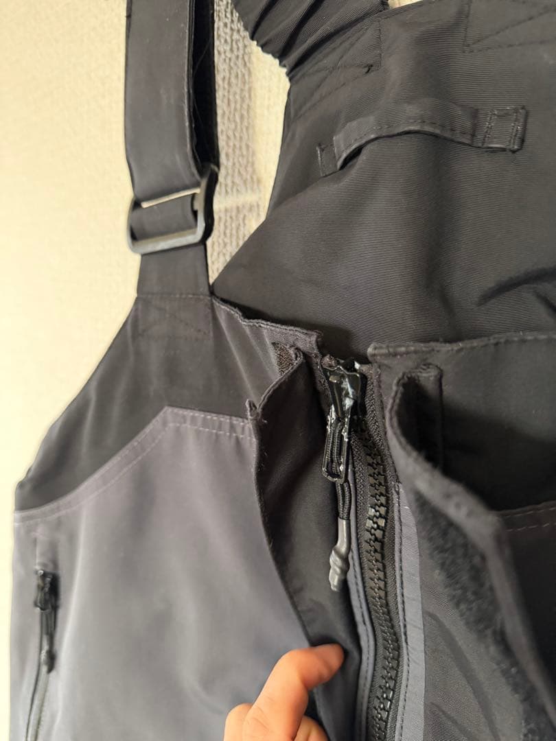 アウトドア用オーバーオールパンツ 黒グレー