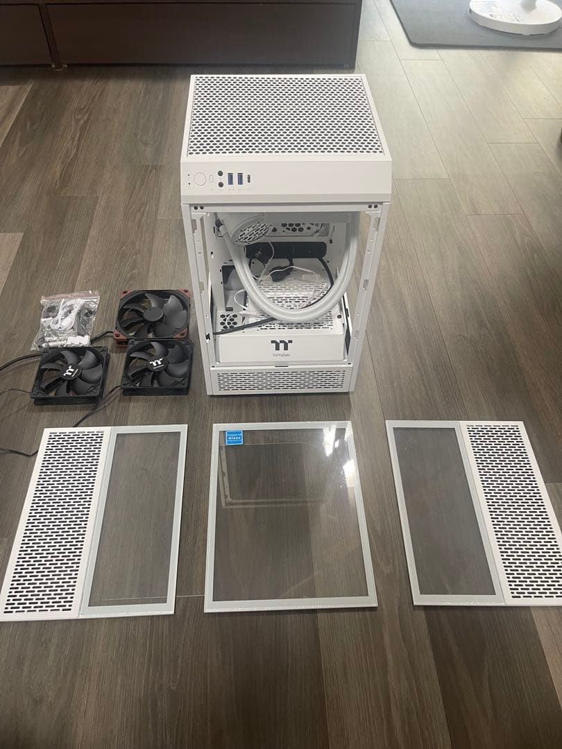 Thermaltake ホワイト ミニタワーケース