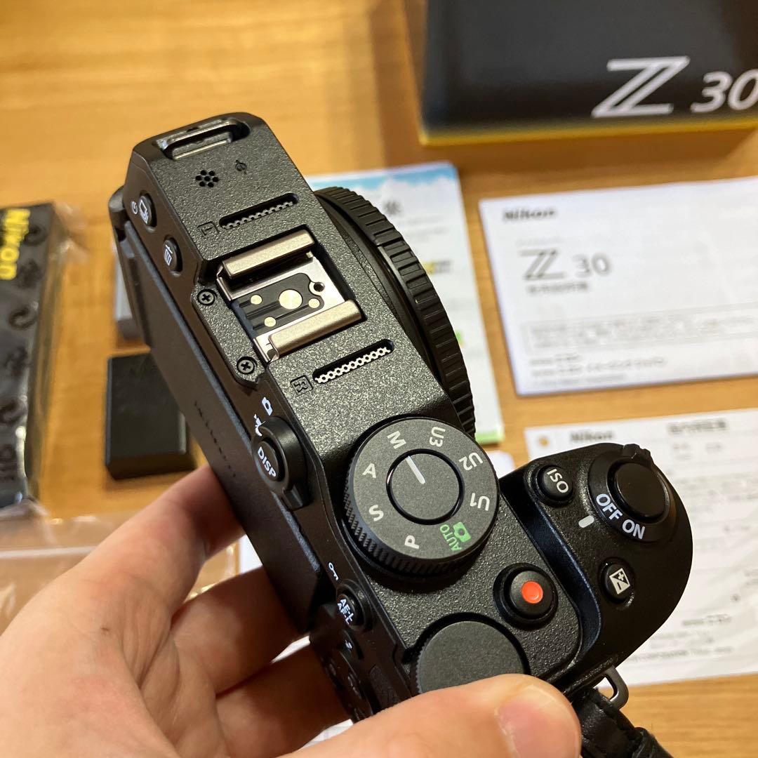 Nikon Z 30 ボディ　おまけ付き