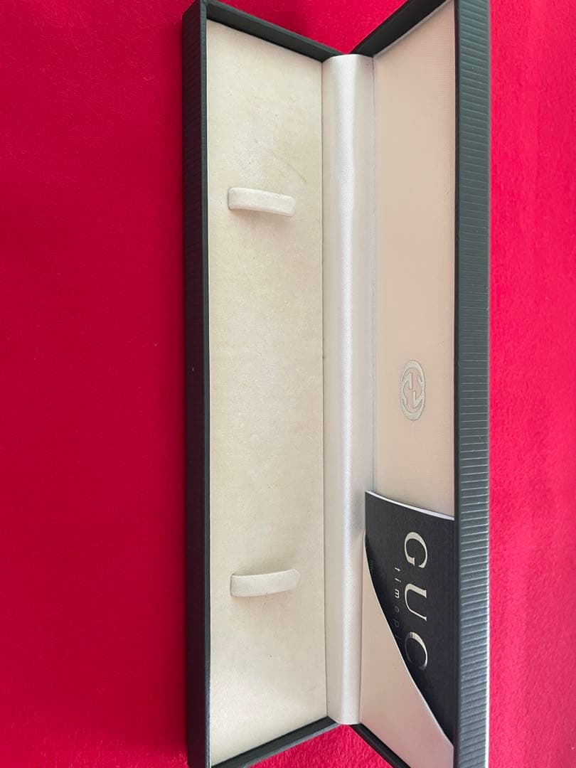 GUCCI クォーツ腕時計（6300L)シルバー/革ベルト:ブラックレザー