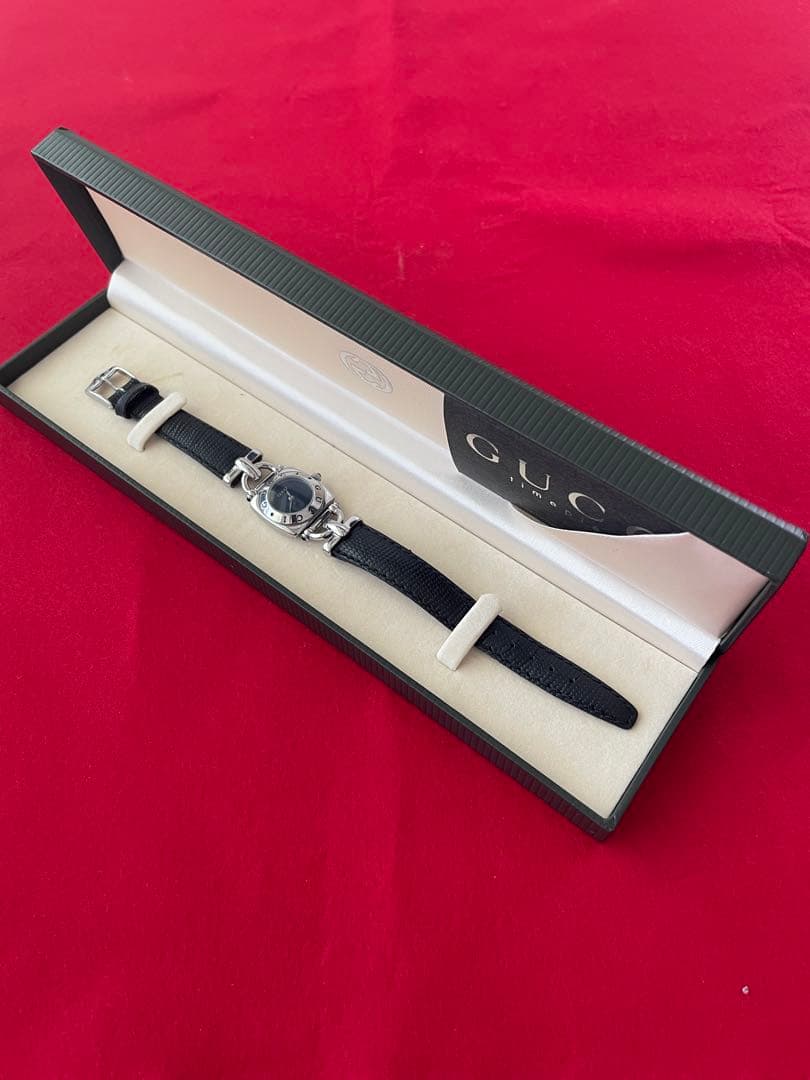 GUCCI クォーツ腕時計（6300L)シルバー/革ベルト:ブラックレザー