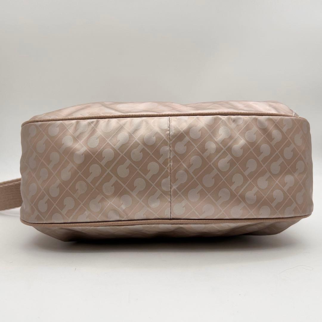 【未使用】　ゲラルディーニ　ソフティ　ショルダーバッグ　斜め掛け◎