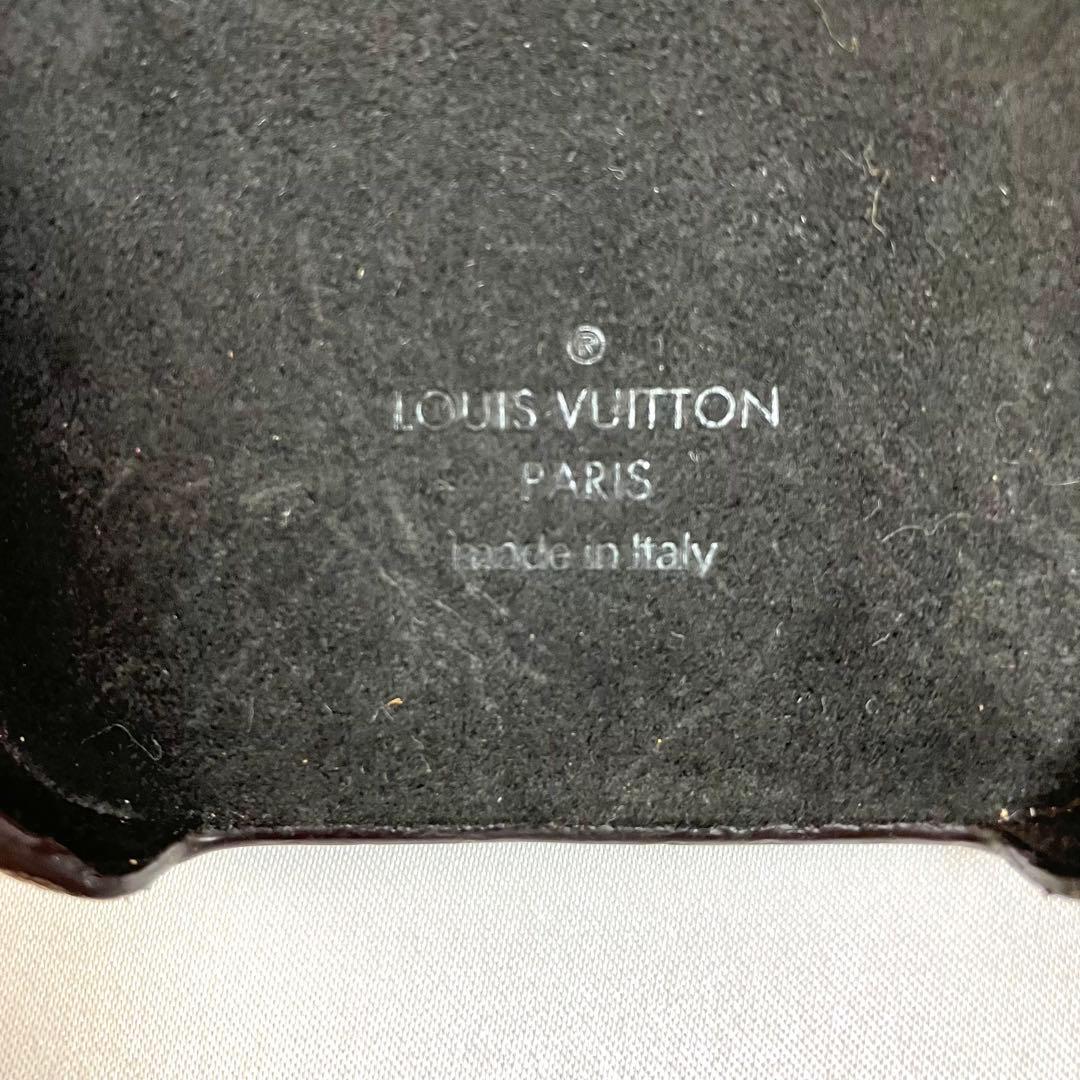 【極美品】ルイヴィトン　バンパー　ドーフィーヌ　モノグラム　iPhone13