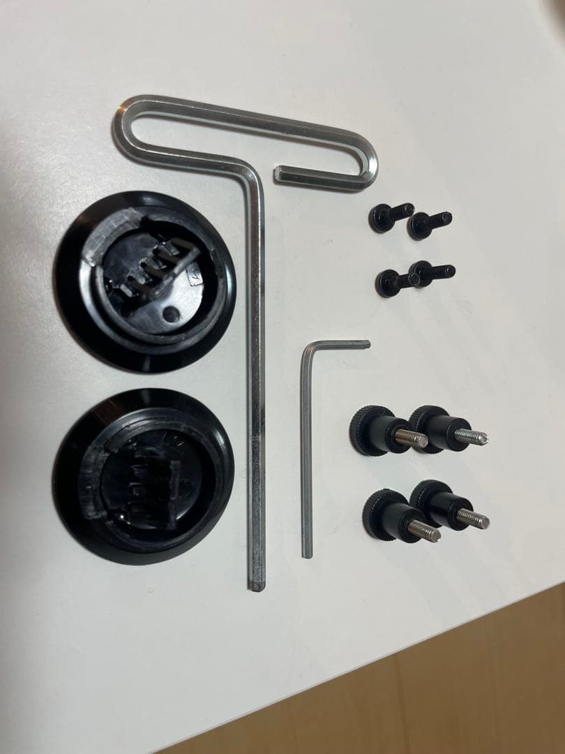 Amazonベーシック　デュアルモニターアーム （エルゴトロン）