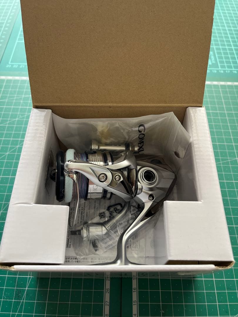 SHIMANO STRADIC19 C3000HG スピニングリール