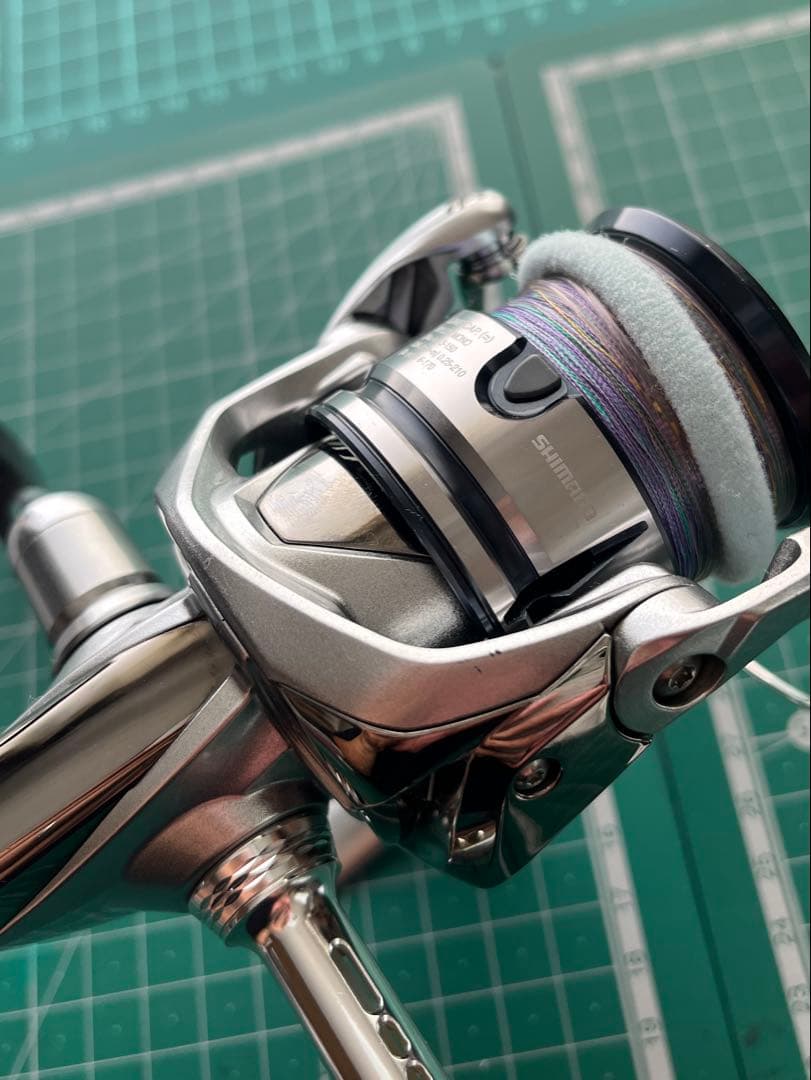 SHIMANO STRADIC19 C3000HG スピニングリール