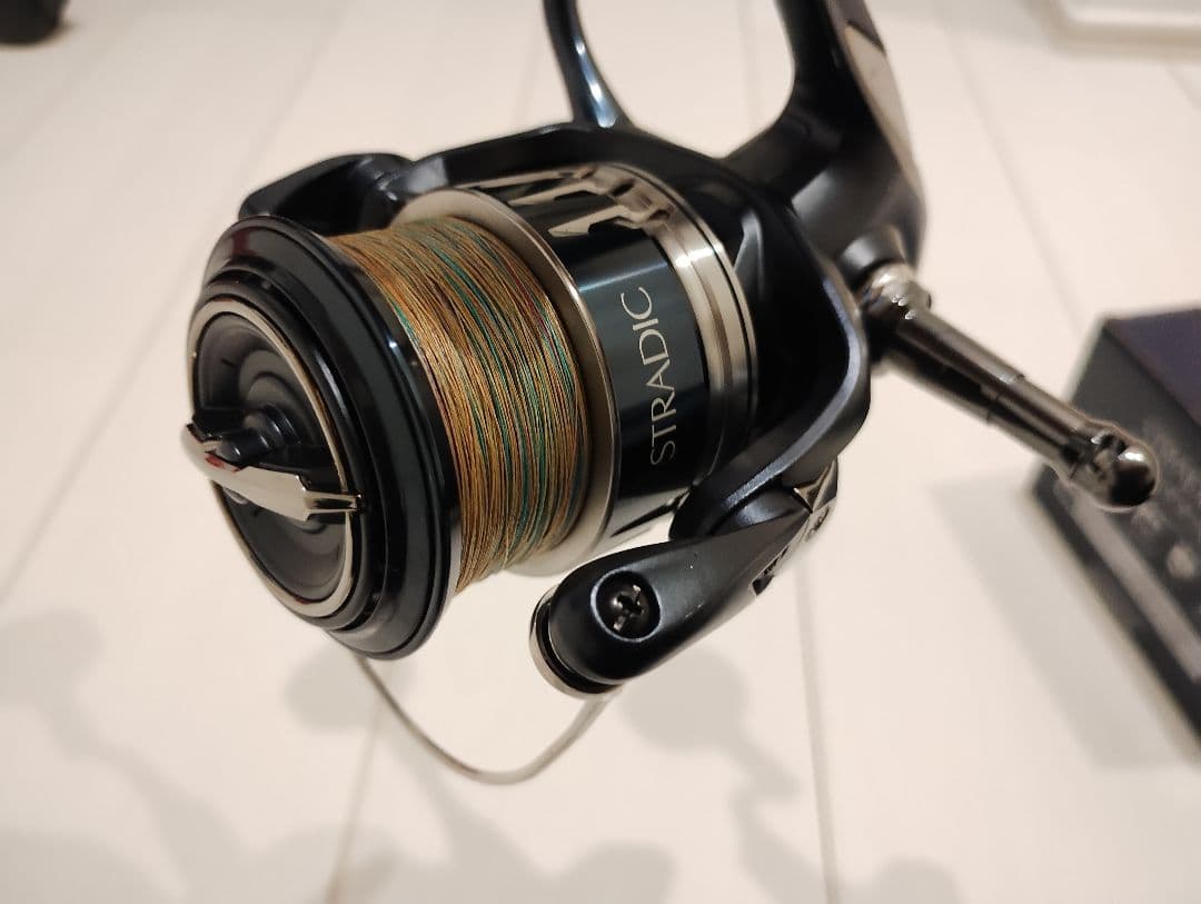 20STRADIC スピニングリール