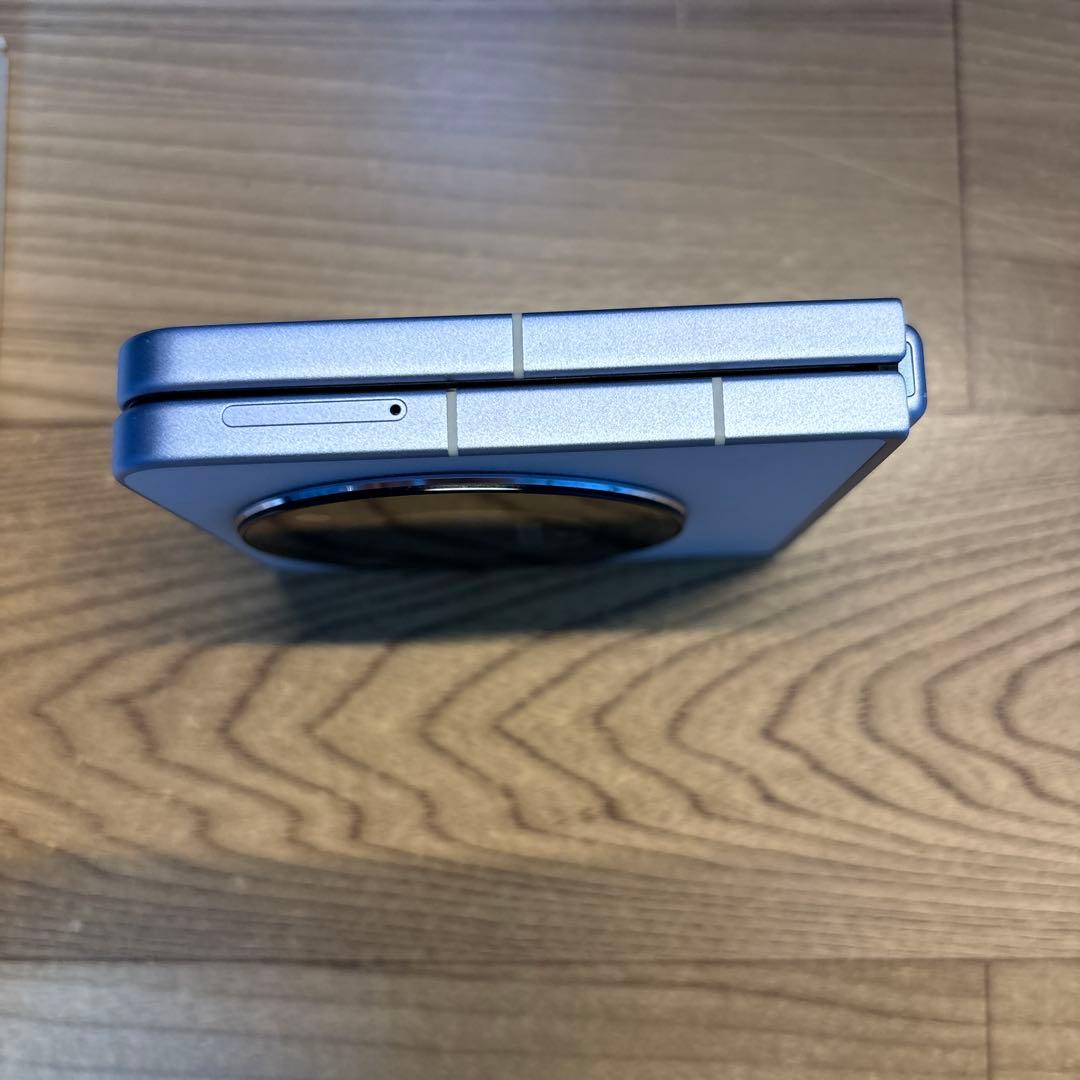 スマートフォン本体 Libero Flip