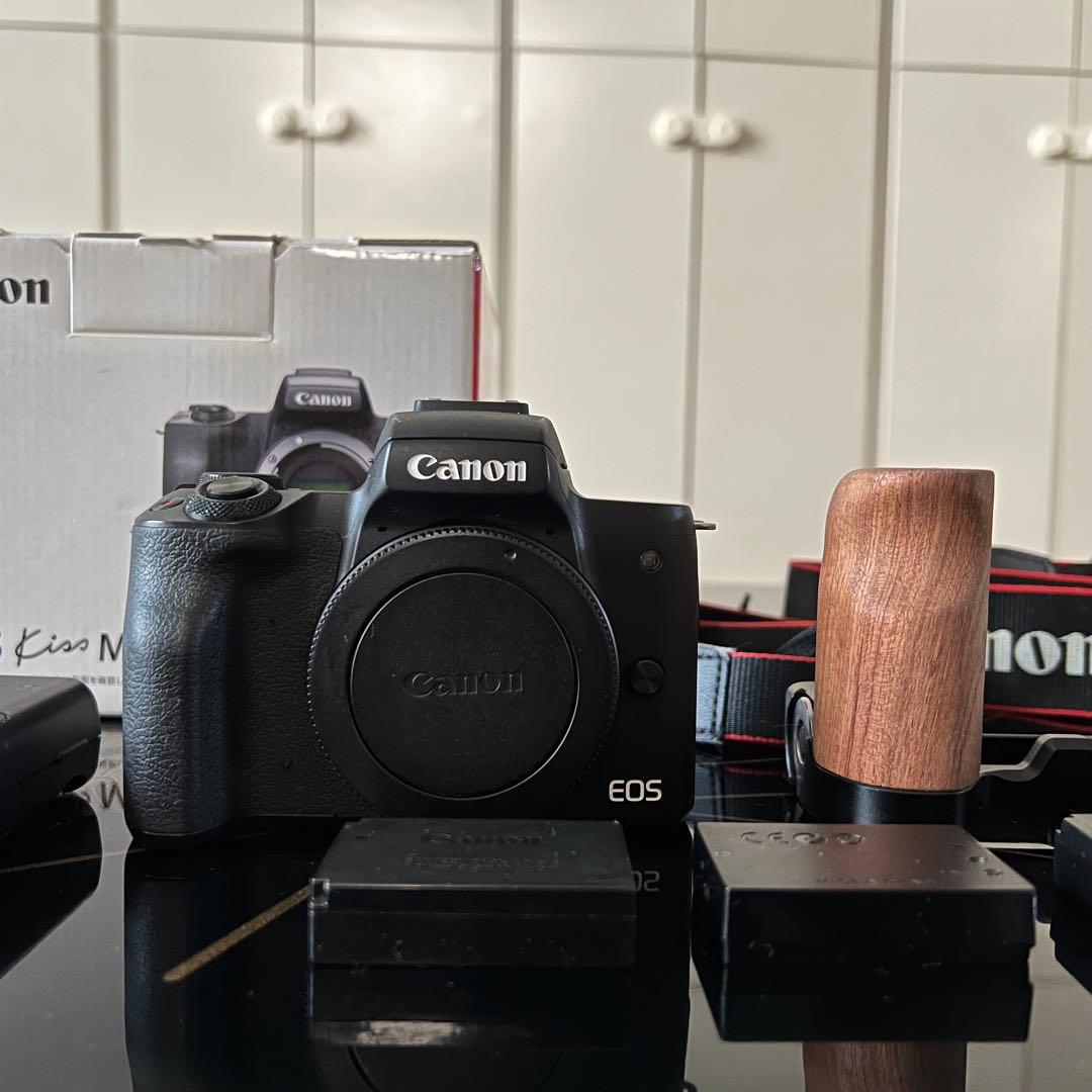 Canon EOS Kiss M 本体 + 付属品 + 非売品リグ