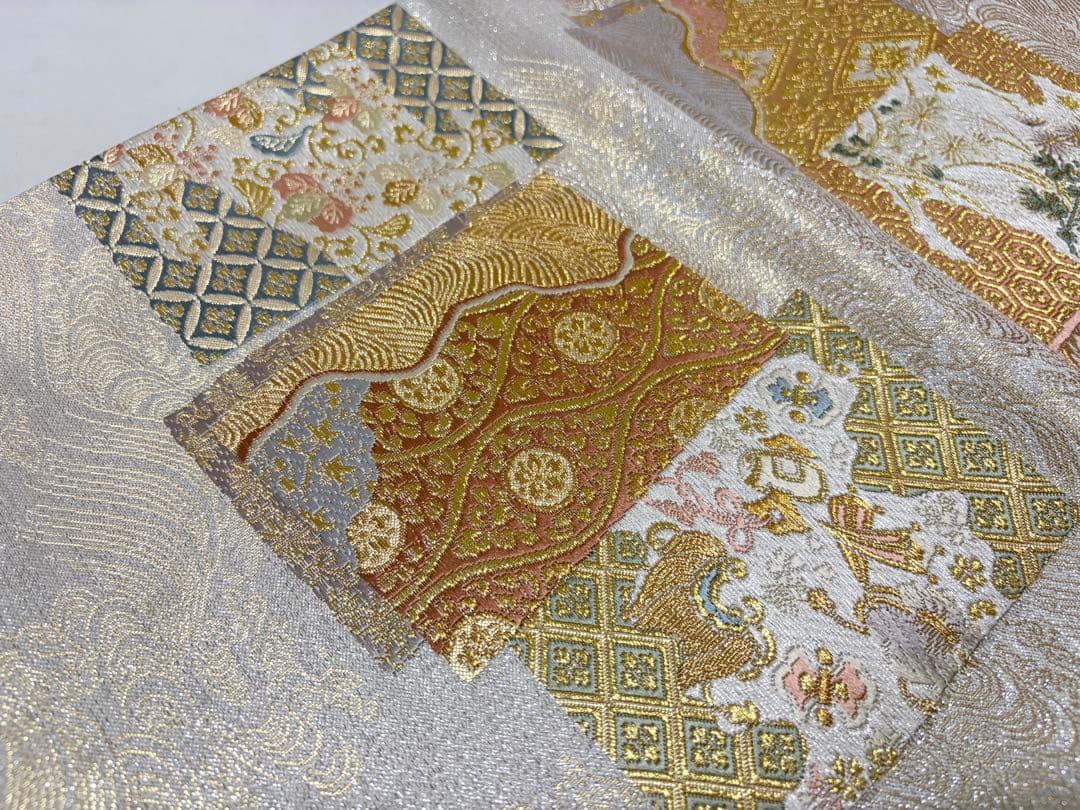 C 美品 華文 唐草唐花 宝尽くし 波 金糸 銀通し 白地 正絹 六通 袋帯