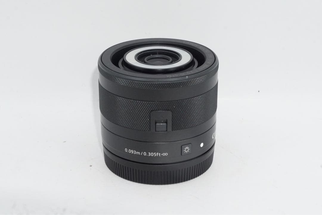 Canon EF-M 28mm f3.5 マクロレンズ