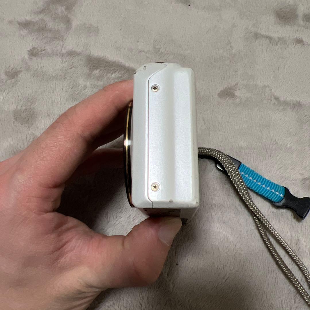 CASIO EXILIM デジカメ EX-ZR100 ホワイト ジャンク品