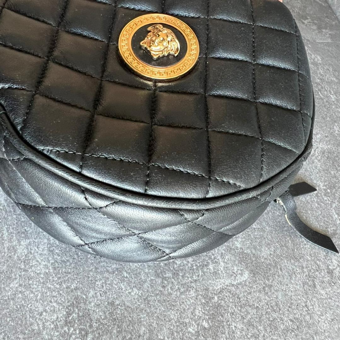 ⭐️VERSACE⭐️ヴェルサーチ メデューサ キルティング 丸型