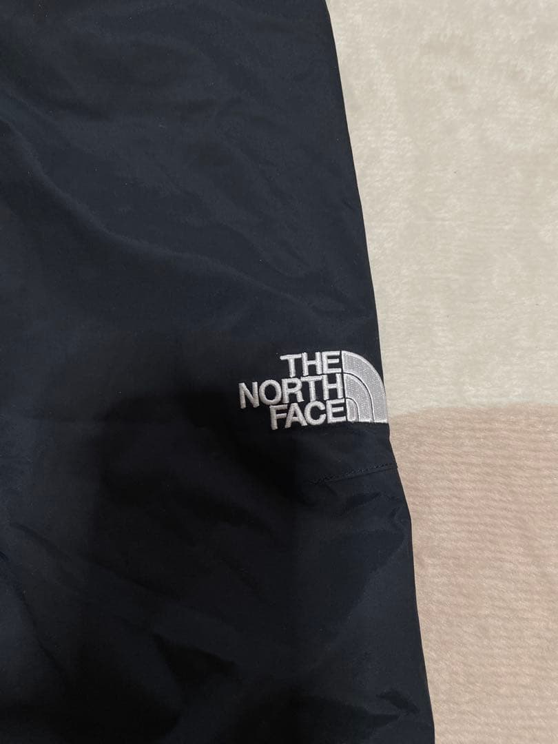 ノースフェイス　子ども用 ブラック スキーウェア サスペンダー付き