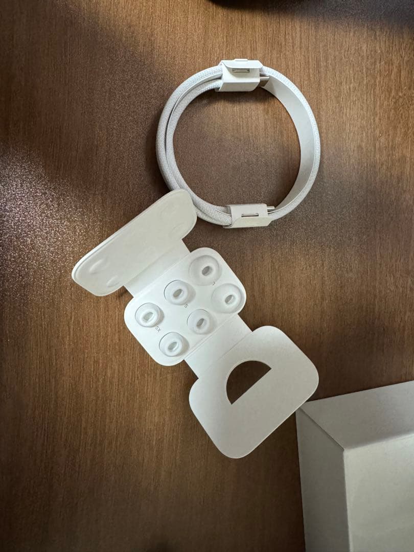 AirPods Pro 2世代　本体Ｌ側（左側のみ）ホワイト