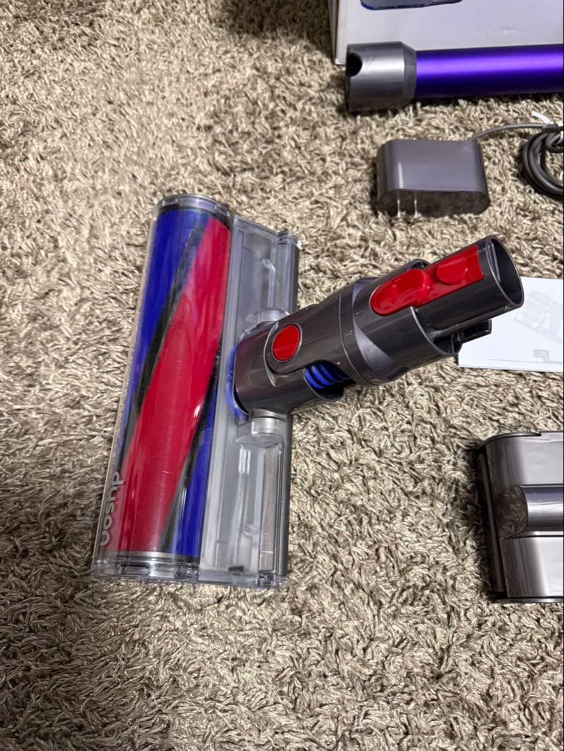 ＊ジャンク＊dyson v7 SV11コードレス掃除機　付属品付き
