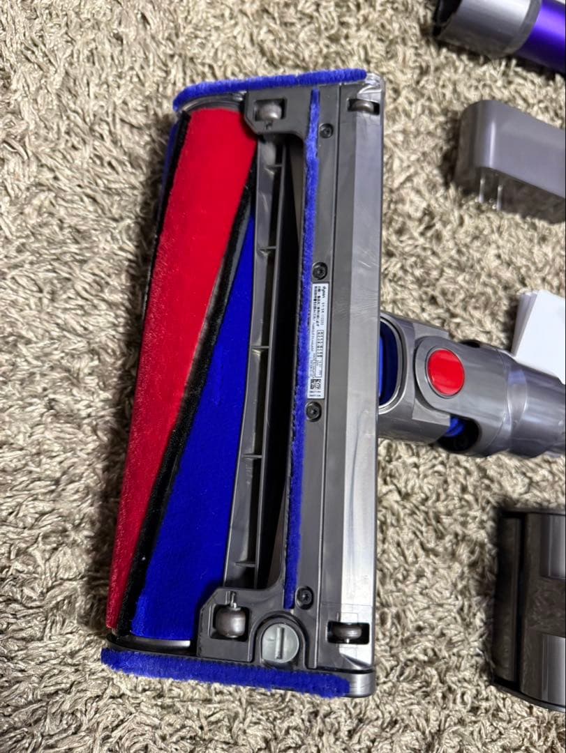 ＊ジャンク＊dyson v7 SV11コードレス掃除機　付属品付き