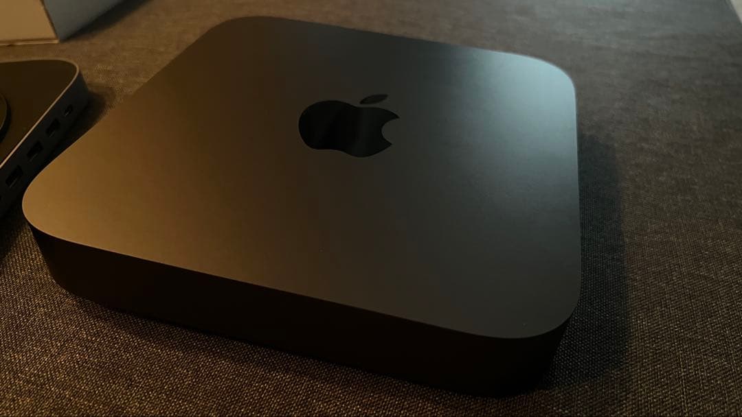 Mac mini 2018 i7 1GB + Satechi スタンド & ハブ