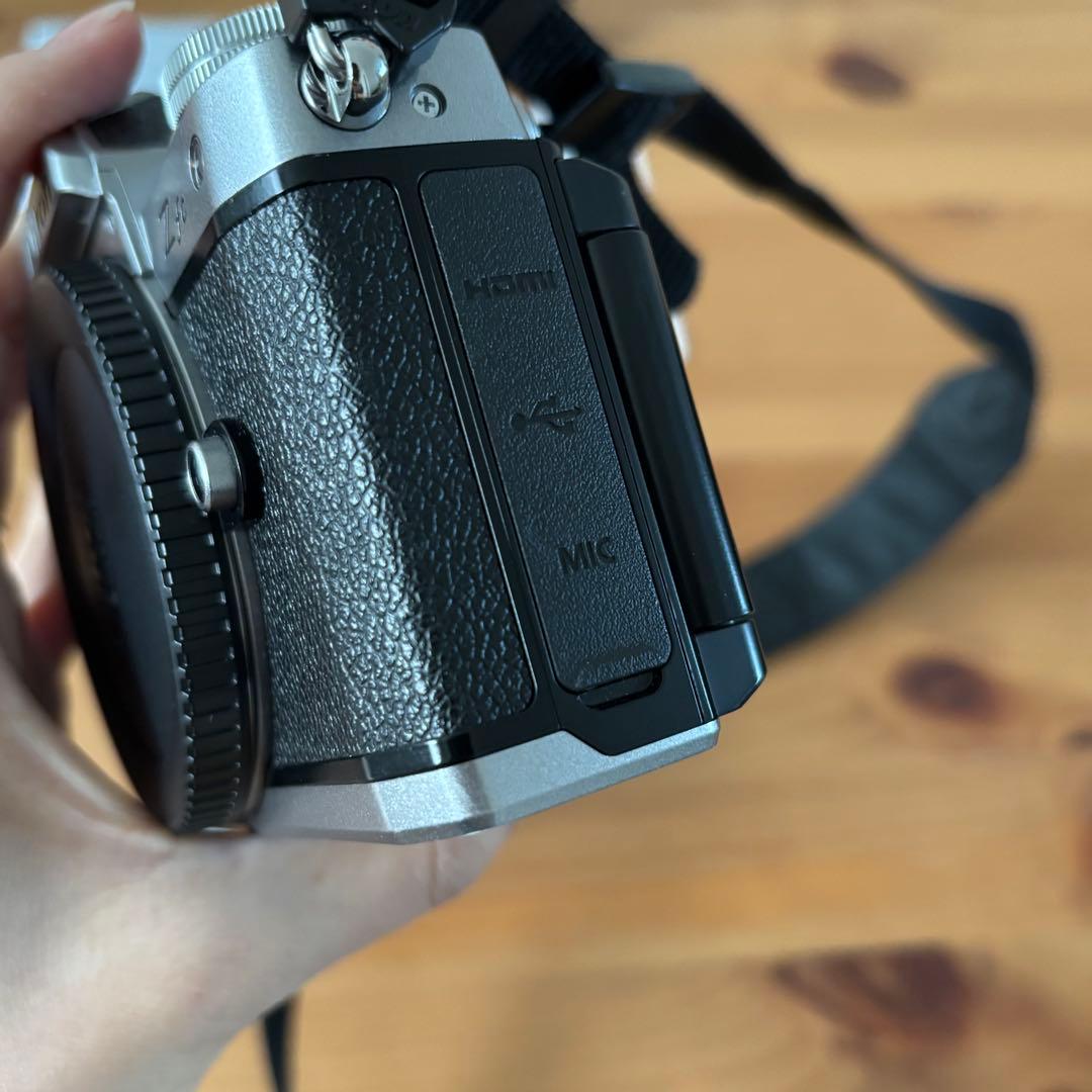【美品】Nikon Z fc シルバー本体